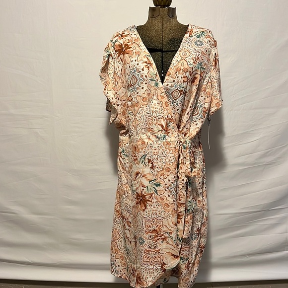 NWT DEX FLORAL WRAP DRESS 2X - Picture 3 of 16